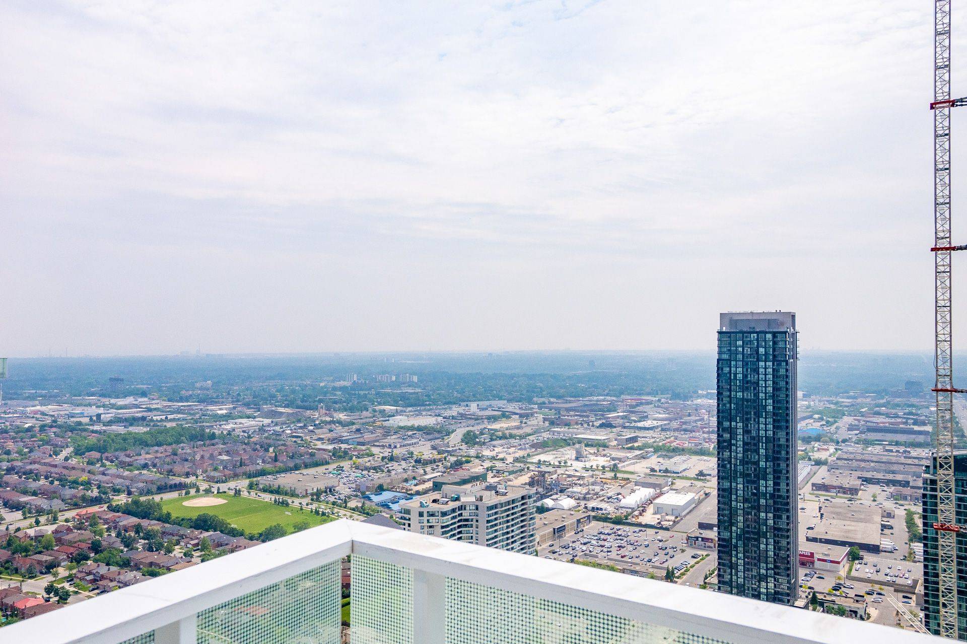 Mississauga, ON L5B 0M3,3900 Confederation Pkwy #4604