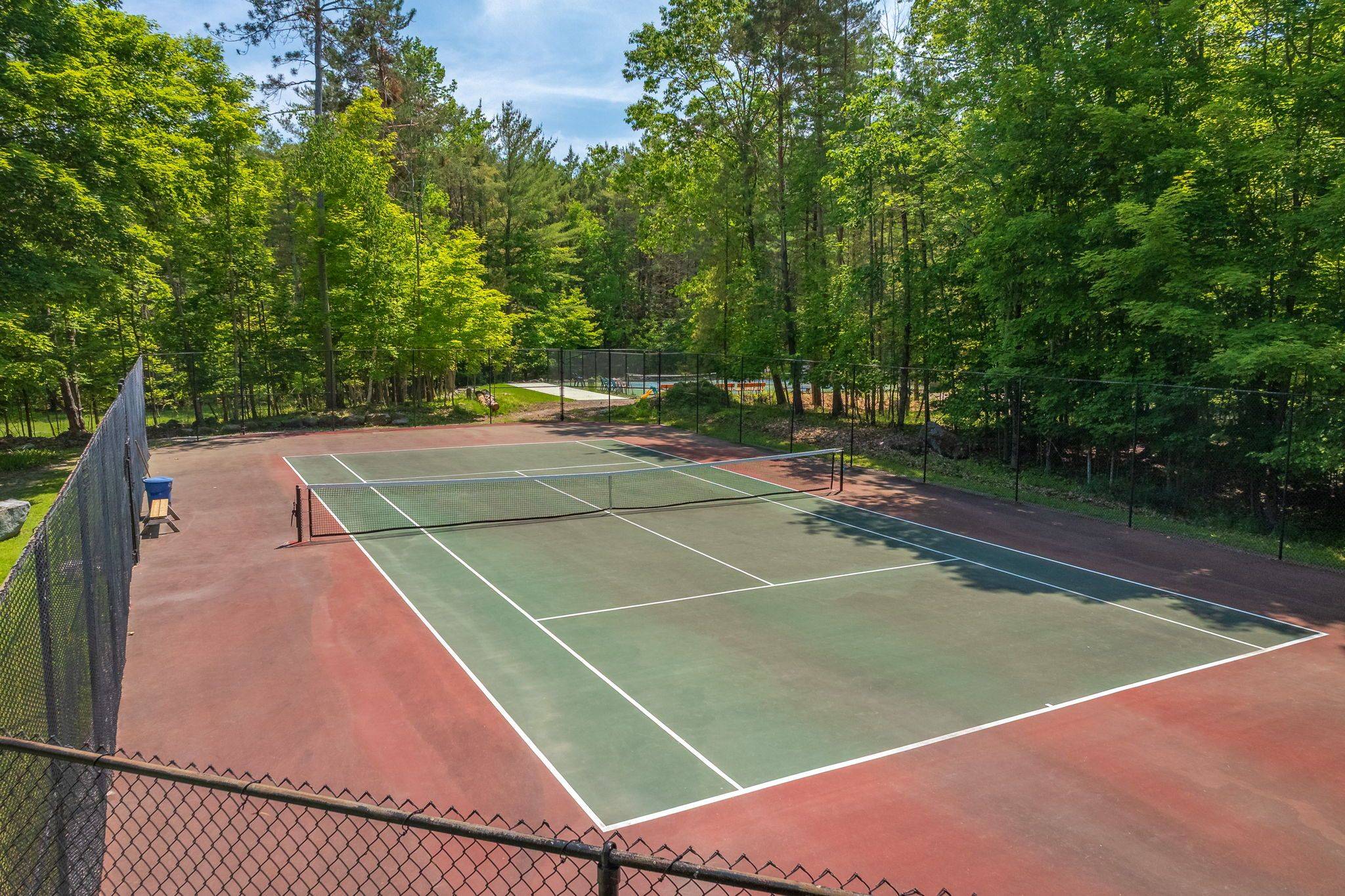 Muskoka Lakes, ON P0B 1G0,1054 Fair-Lee Park RD