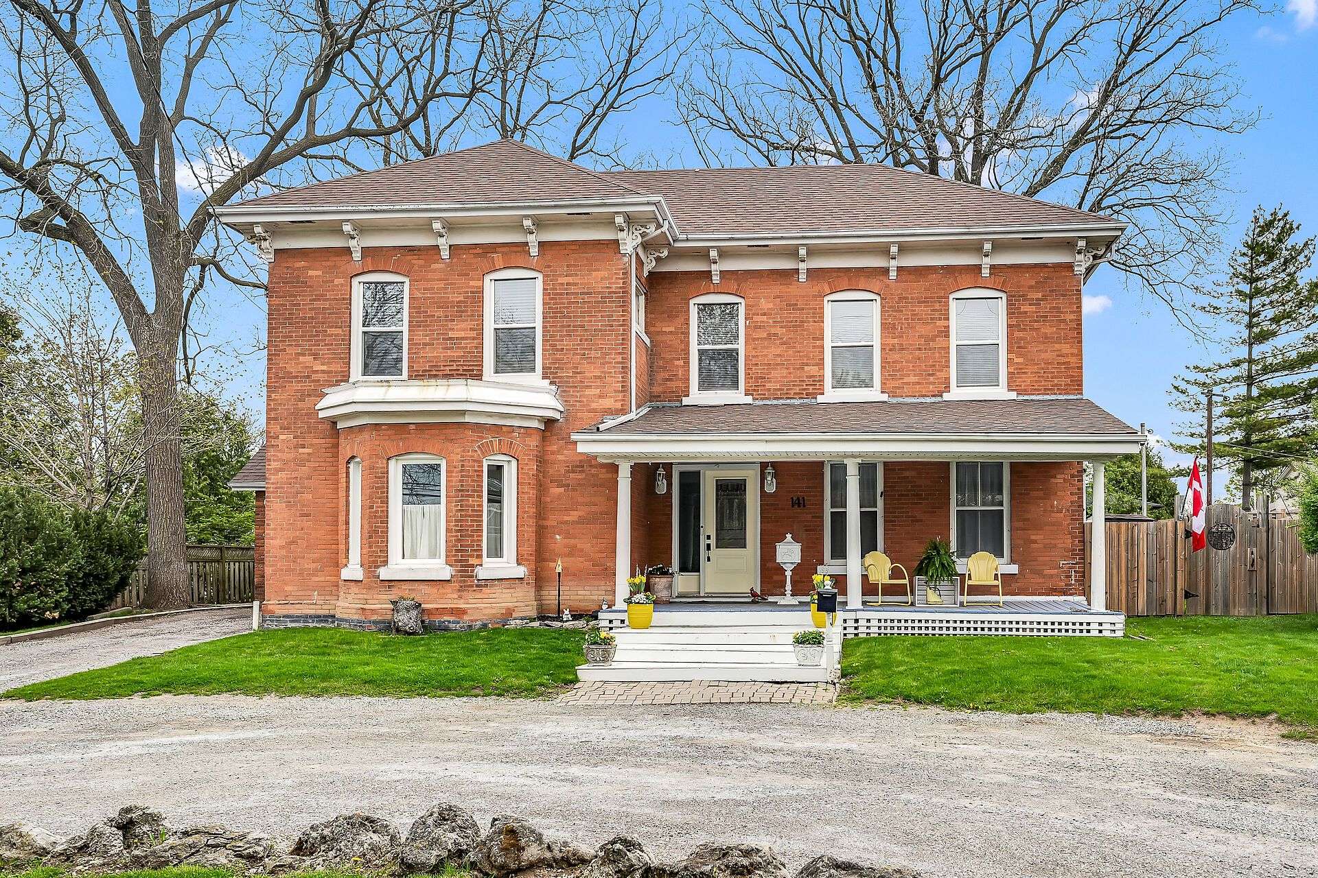 141 Mount Albion RD, Hamilton, ON L8K 5S7