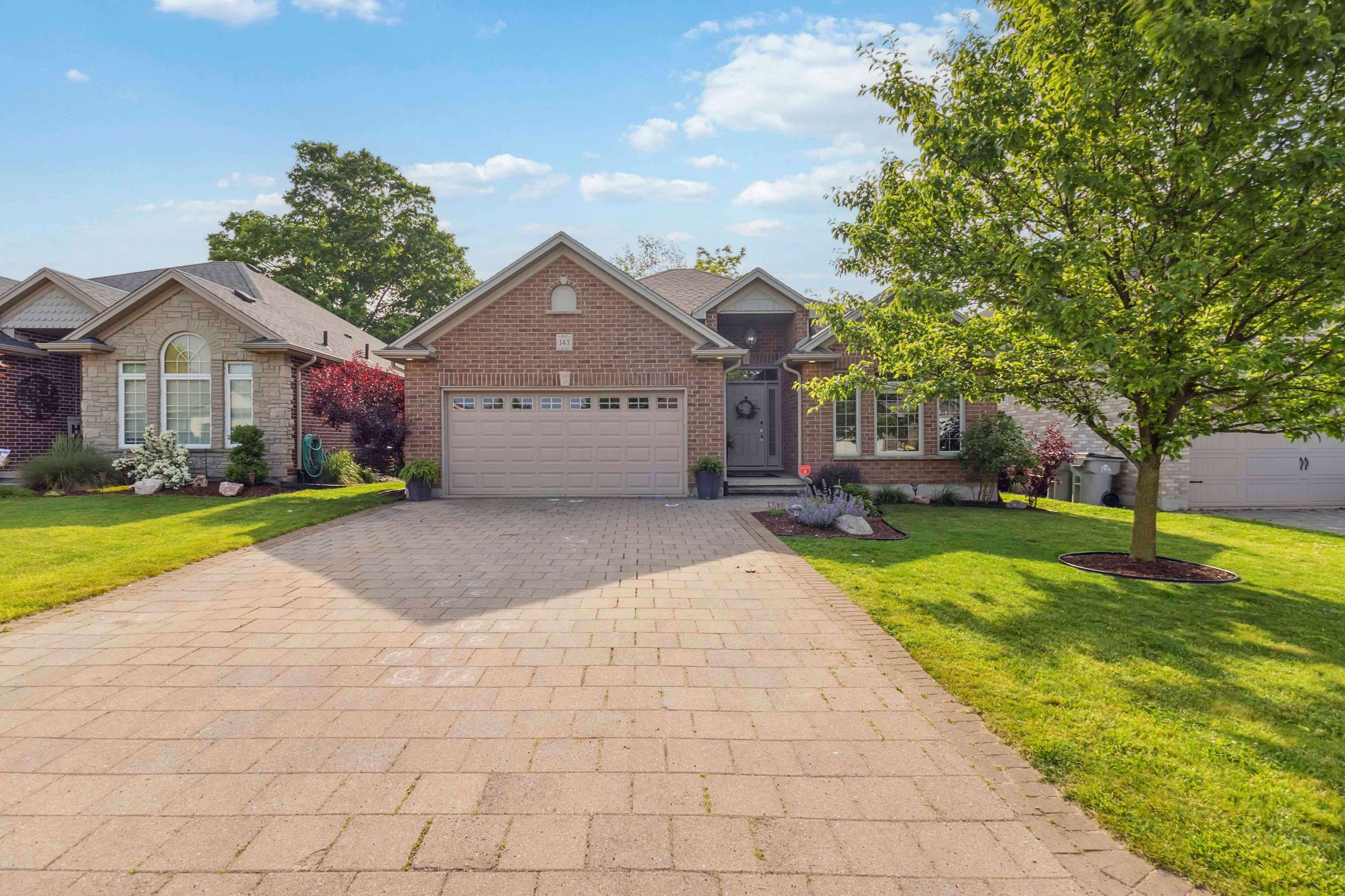 Strathroy-caradoc, ON N7G 4E1,143 DEBORAH DR