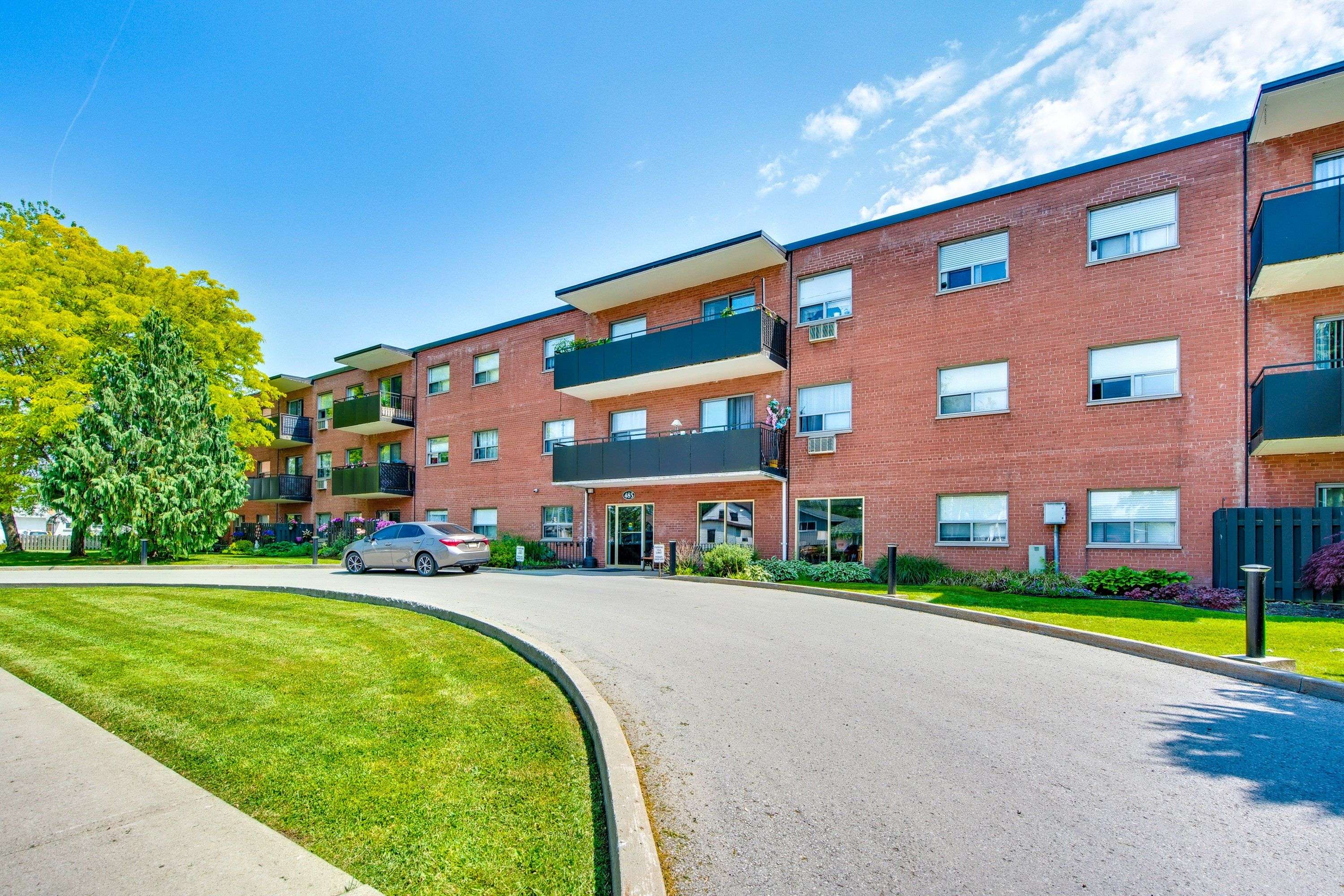 485 Thorold RD #116, Welland, ON L3C 3K1