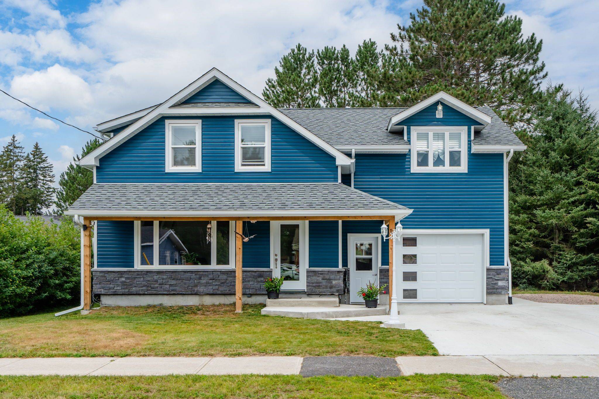 13 TORONTO AVE, South River, ON P0A 1X0
