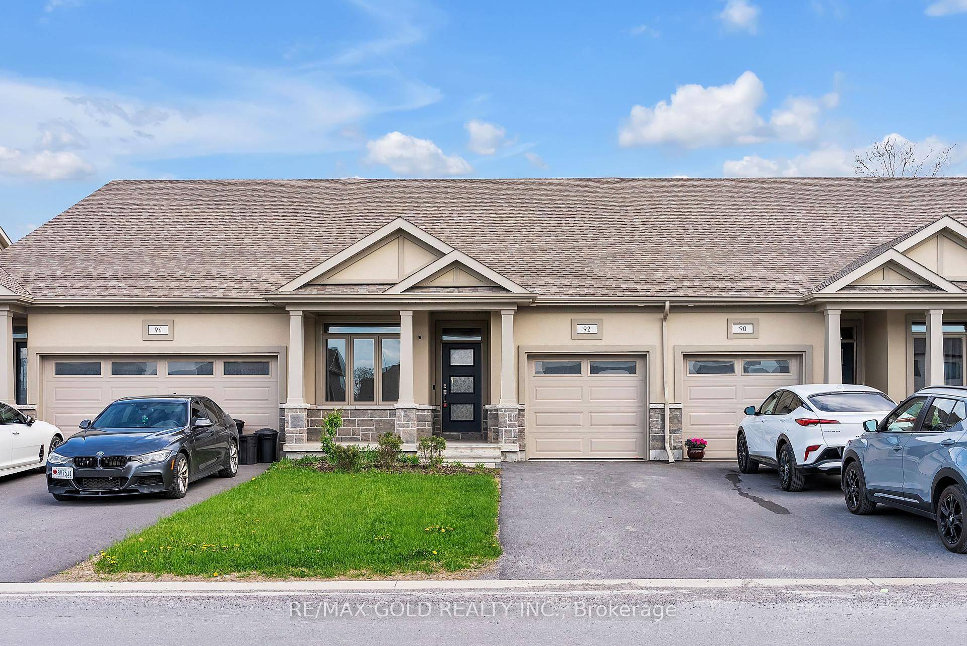 92 Athabaska DR, Belleville, ON K8N 0T2