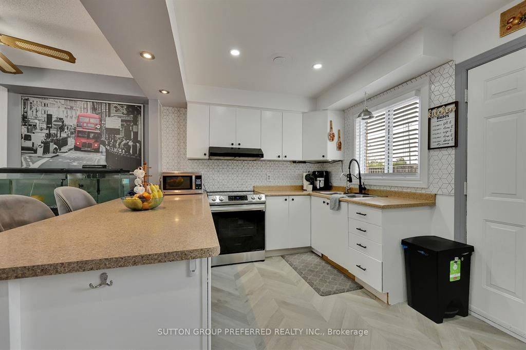 London South, ON N6C 5H5,320 Westminster AVE #71