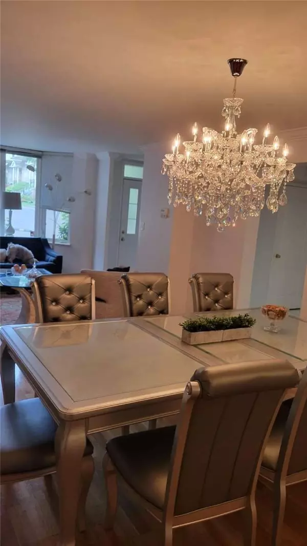 Toronto C14, ON M2N 6V3,310 Grandview WAY