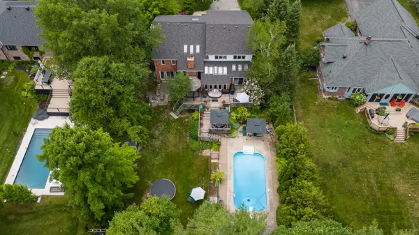 35 Jodies LN, Springwater, ON L0L 1X1