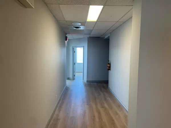 Quinte West, ON K8V 3P4,69-71 Dundas ST W #204