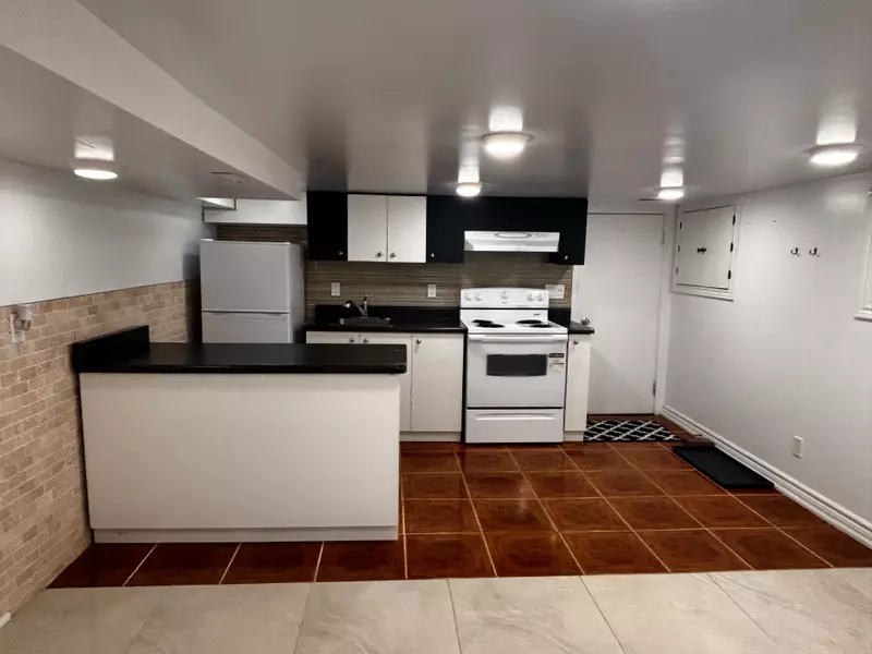 433 Symington AVE #Basement, Toronto W03, ON M6N 2W4
