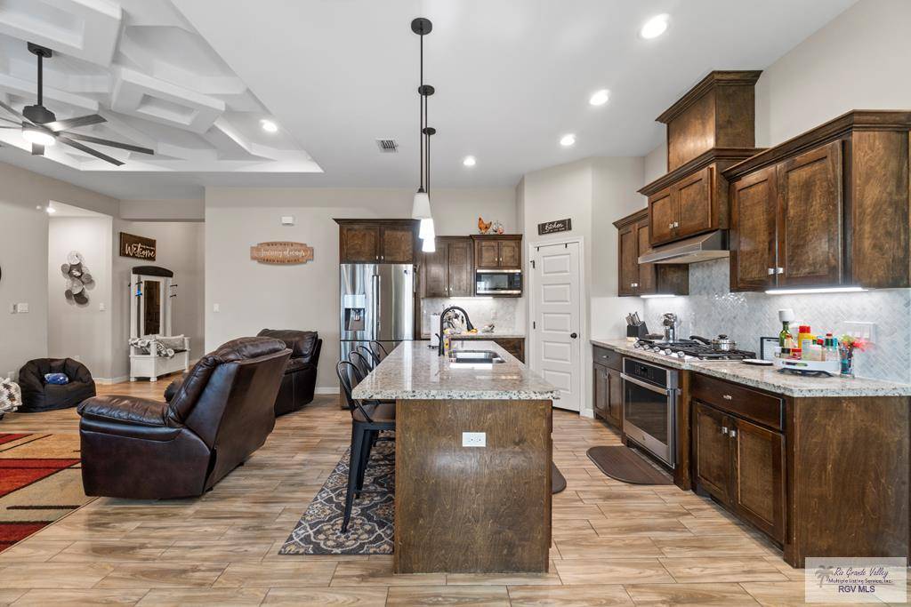 Harlingen, TX 78552,710 KNOTTY PINE LN