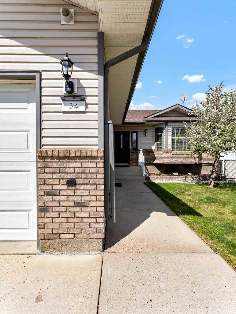 Medicine Hat, AB T1B 4A9,34 Shannon DR SE