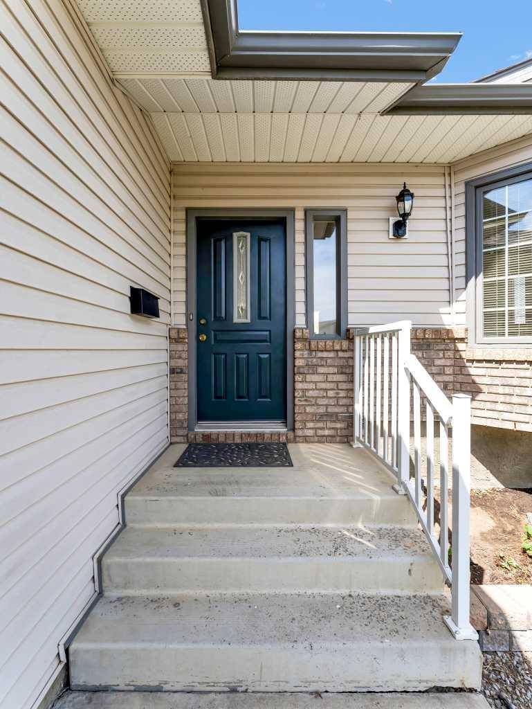 Medicine Hat, AB T1B 4A9,34 Shannon DR SE