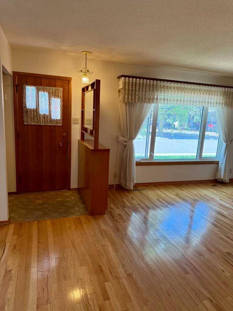 Lethbridge, AB T1K2V1,1319 28 ST S