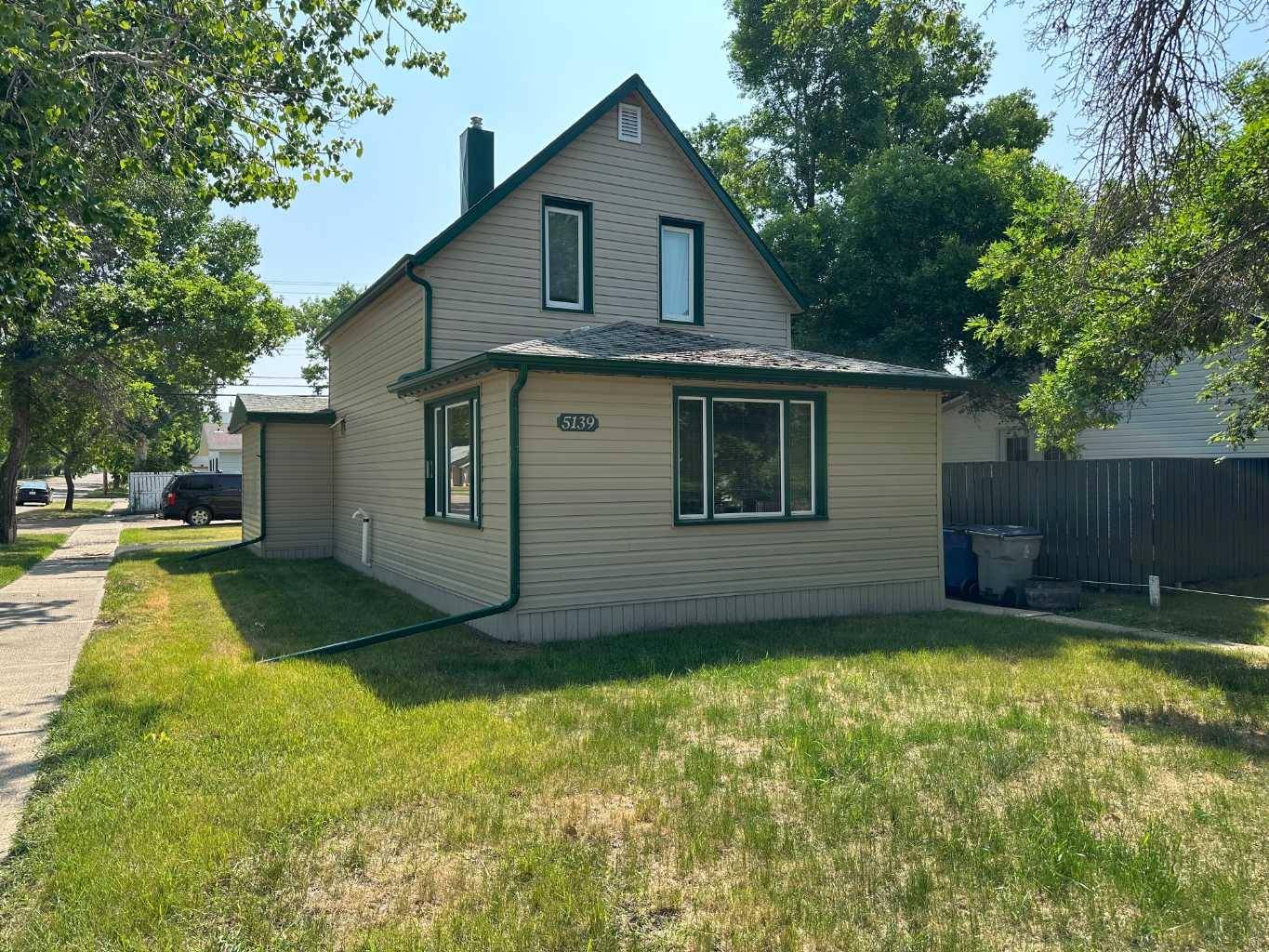 Provost, AB T0B3S0,5139 50 ST