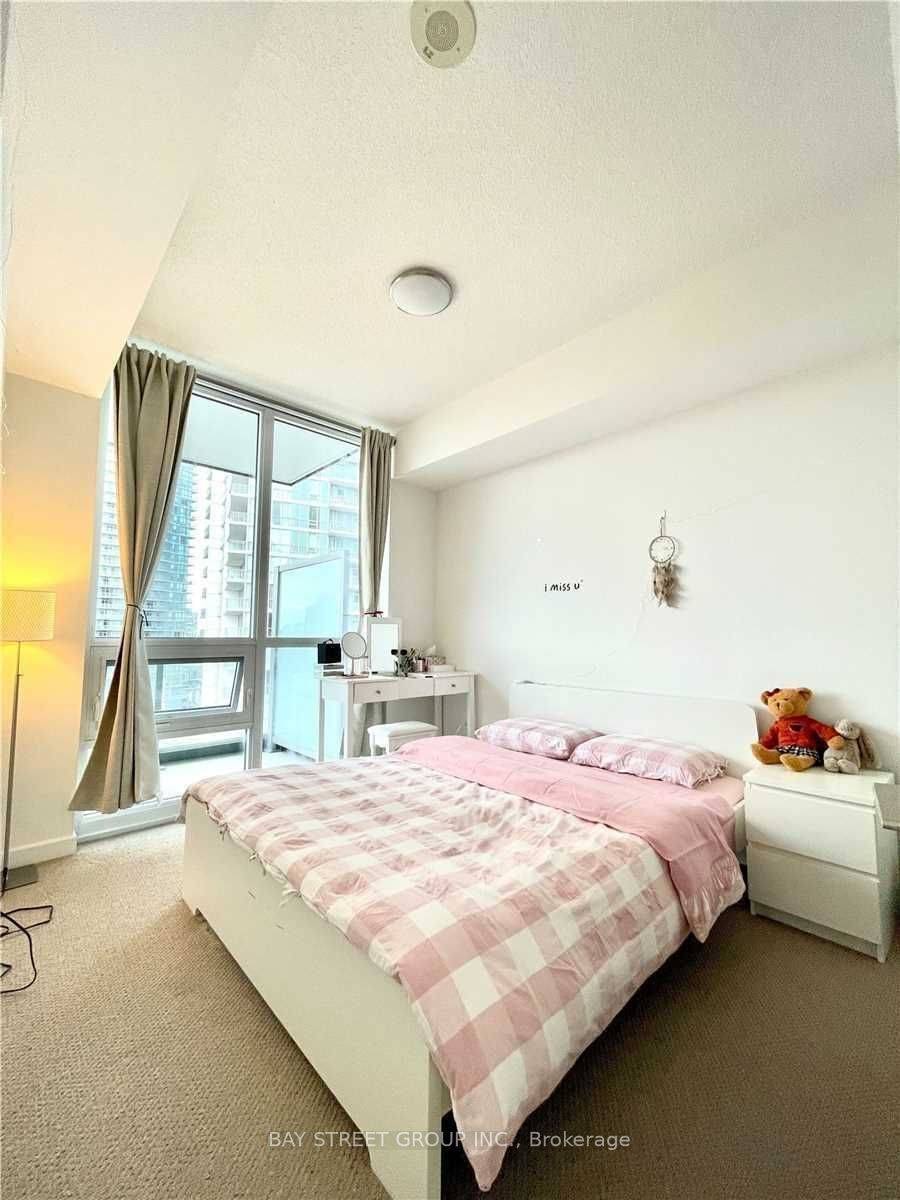 Toronto C15, ON M2J 0E2,52 Forest Manor RD #904