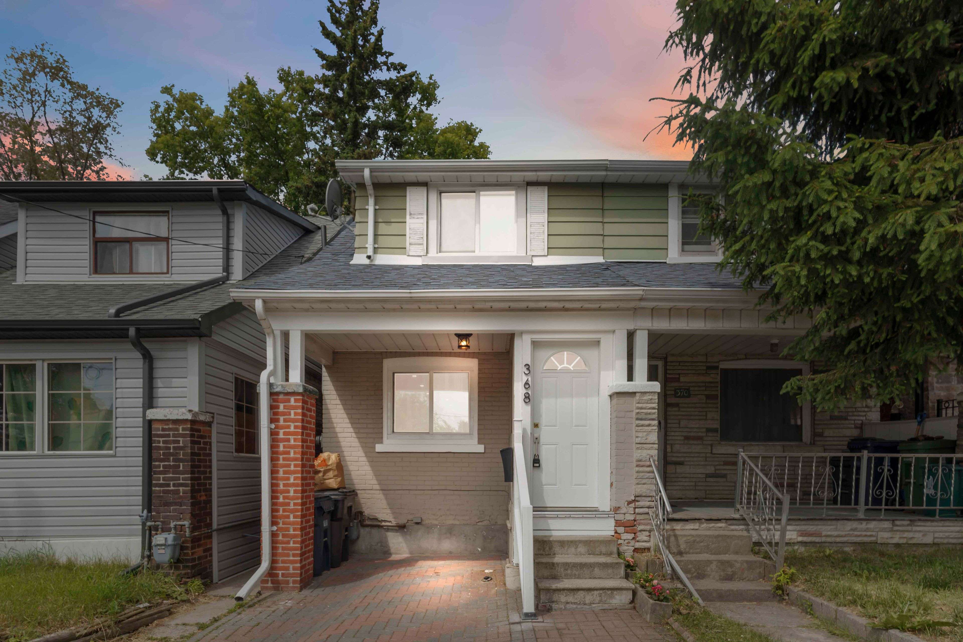 368 Coxwell AVE, Toronto E01, ON M4L 3B7