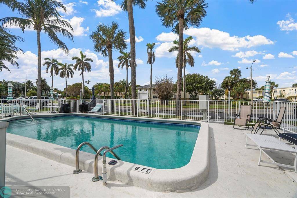 Lighthouse Point, FL 33064,2748 NE 28th Ave #13