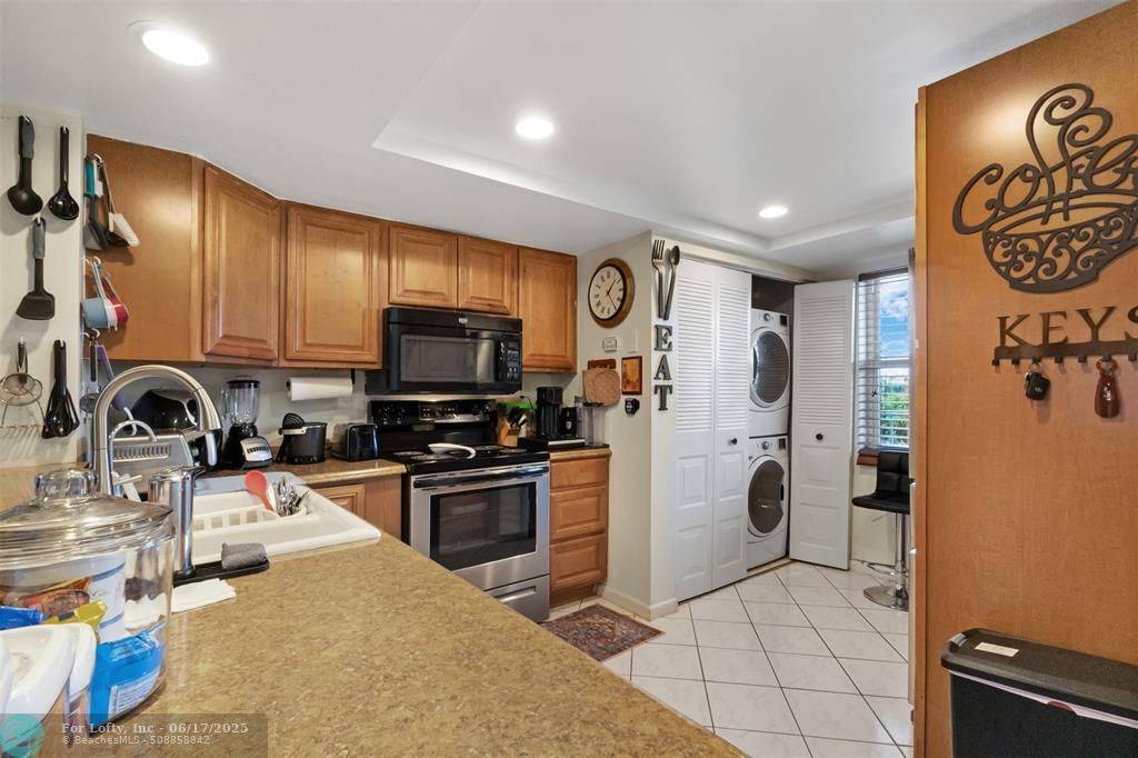 7688 NW 18th Street #407, Margate, FL 33063