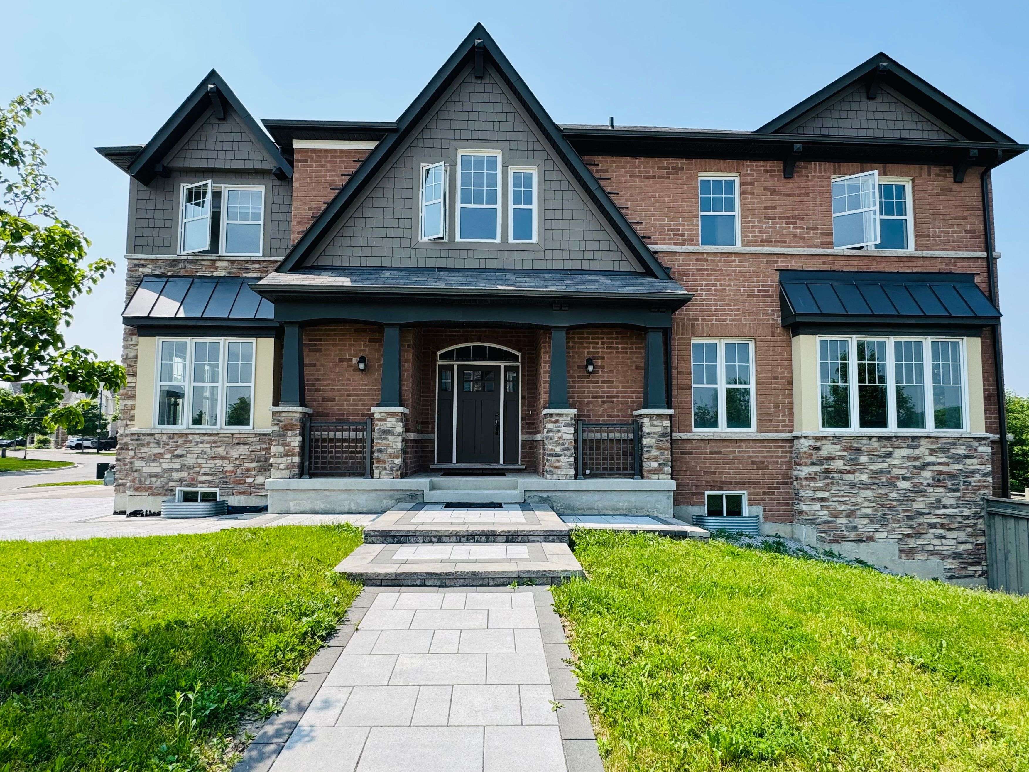 152 Baber CRES, Aurora, ON L4G 0Y6