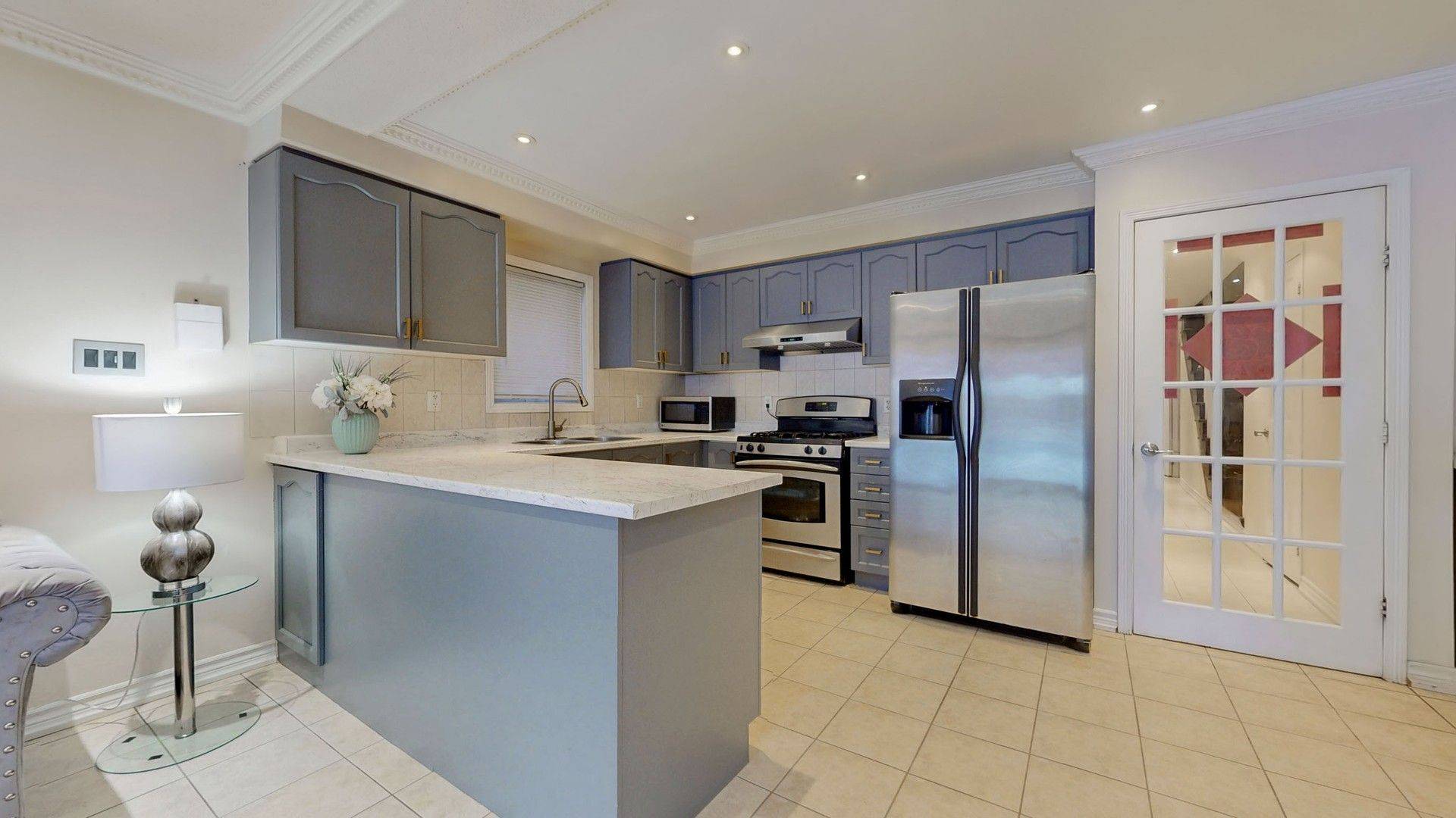 Markham, ON L3S 4S5,52 Monique CT