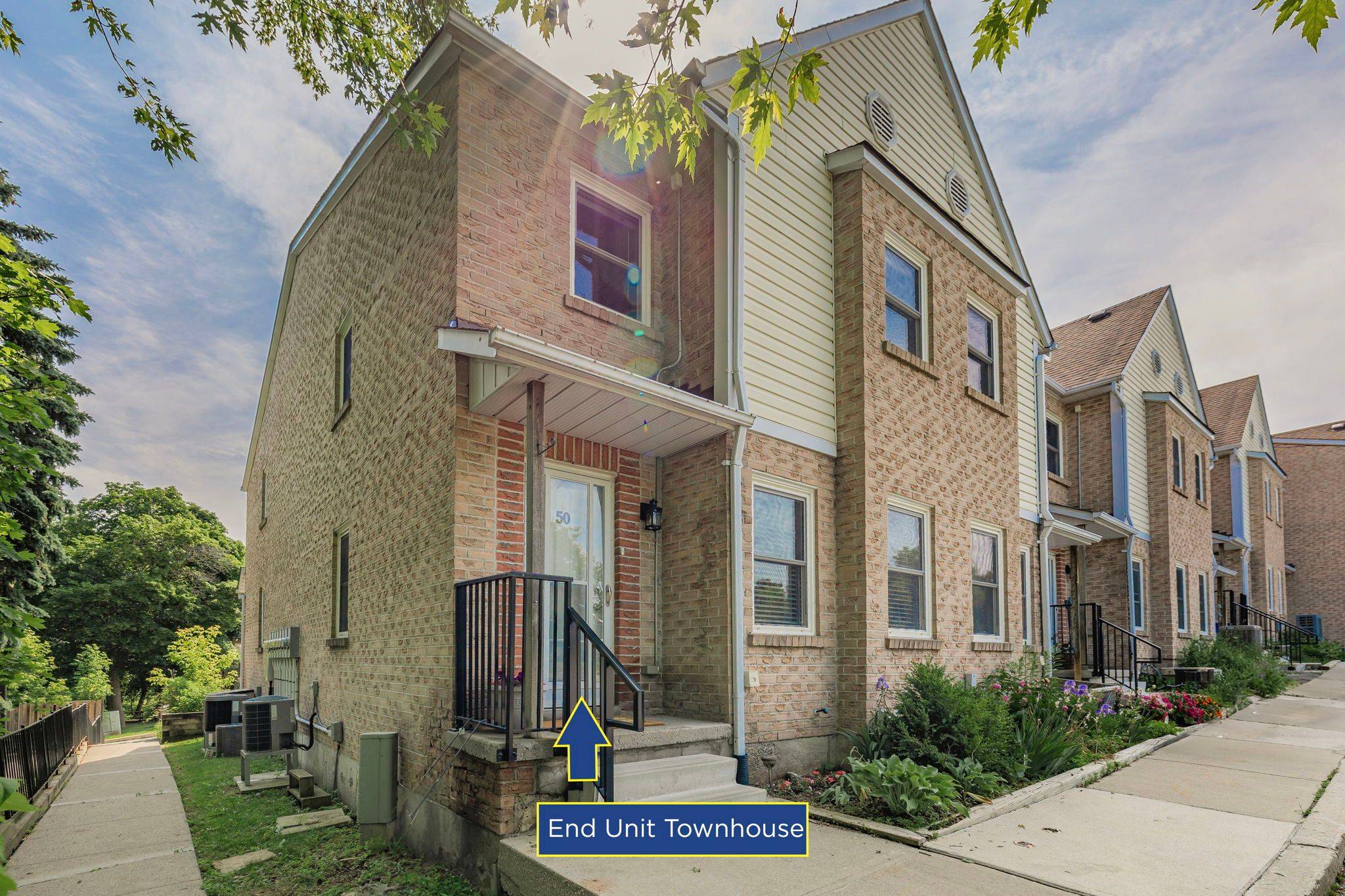 Newmarket, ON L3Y 8J3,115 Main ST S #50