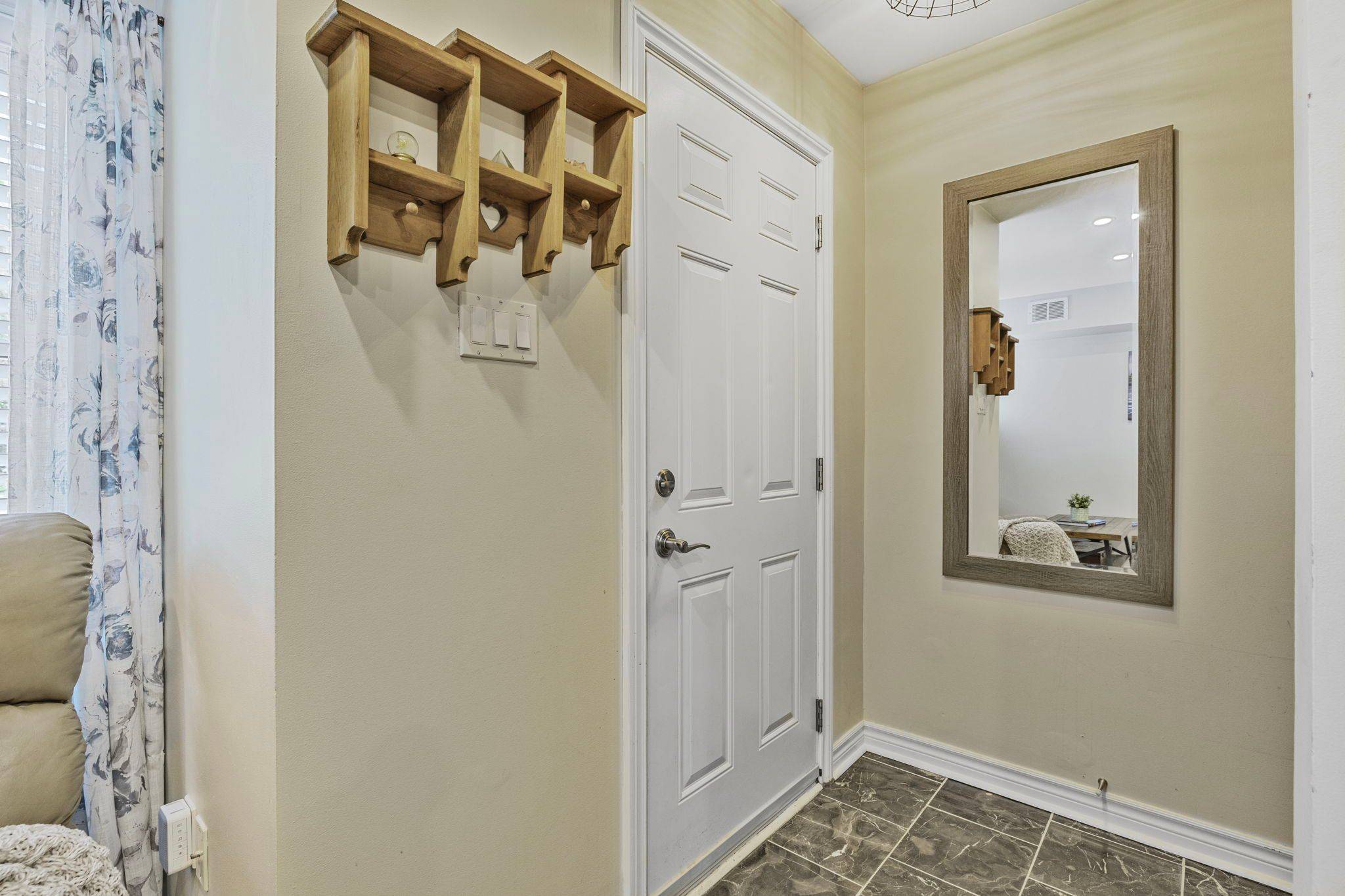 Newmarket, ON L3Y 8J3,115 Main ST S #50
