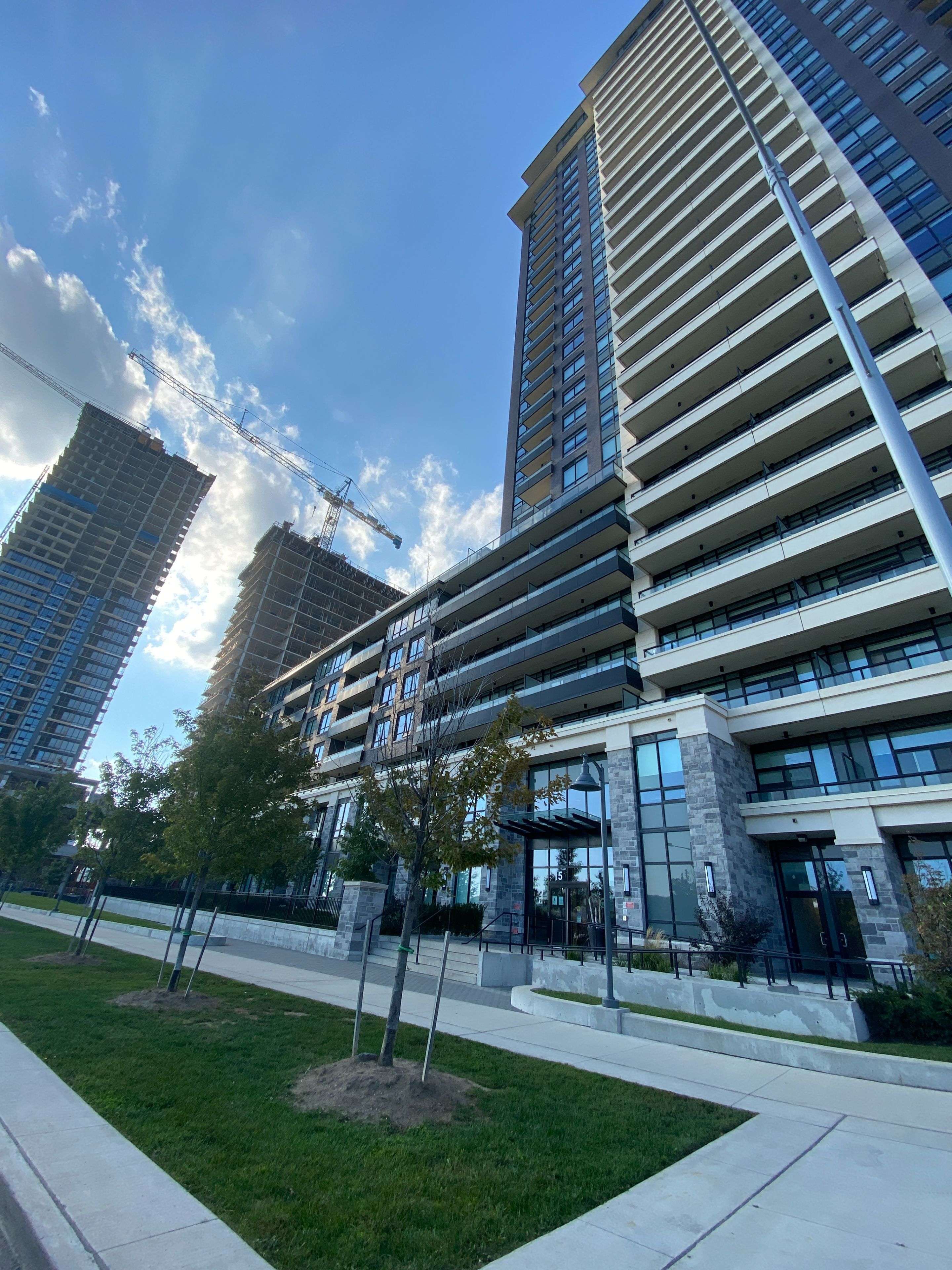 15 Water Walk DR #908, Markham, ON L6G 0G2