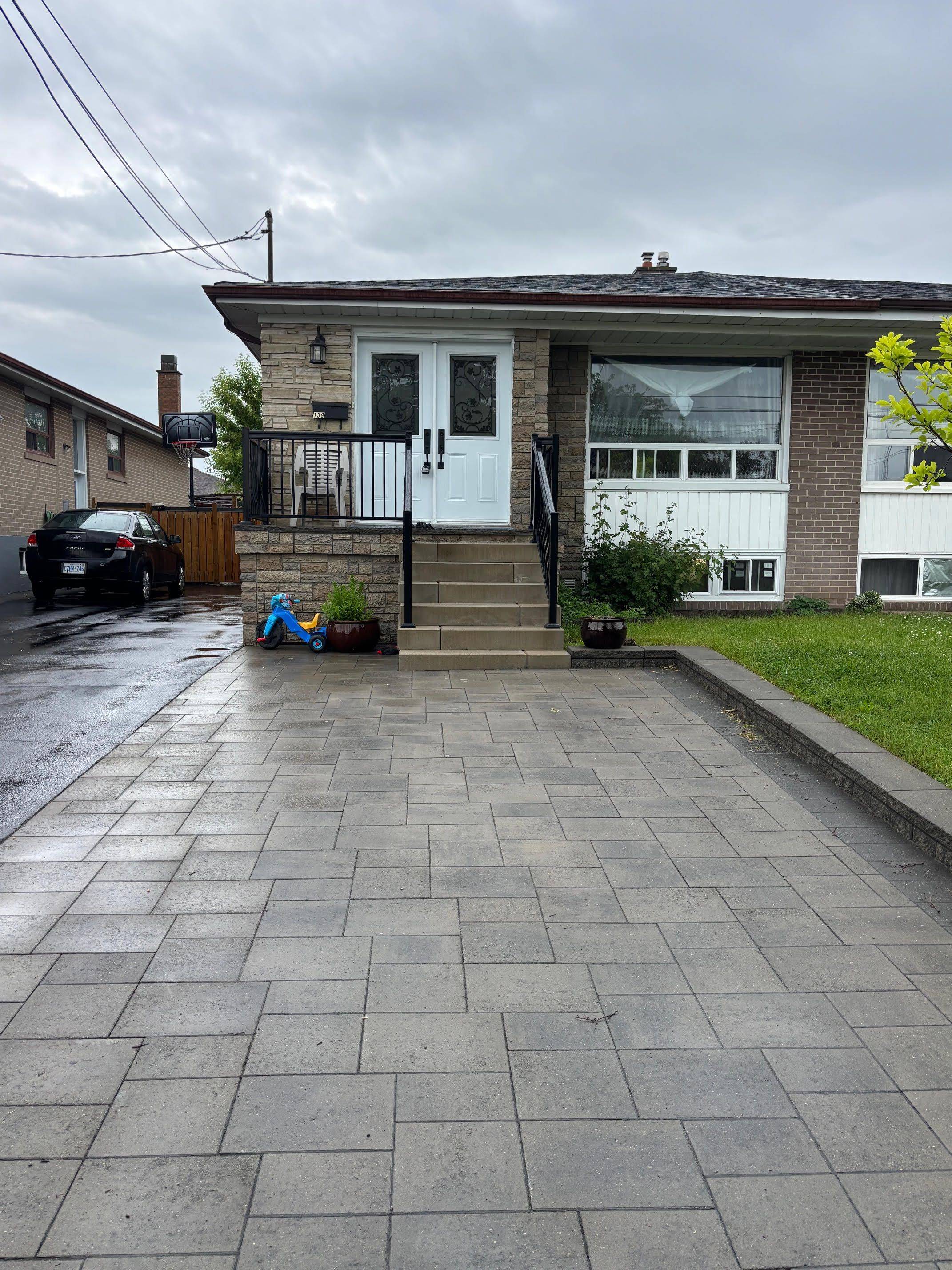 139 Duncanwoods DR, Toronto W05, ON M9L 2E2