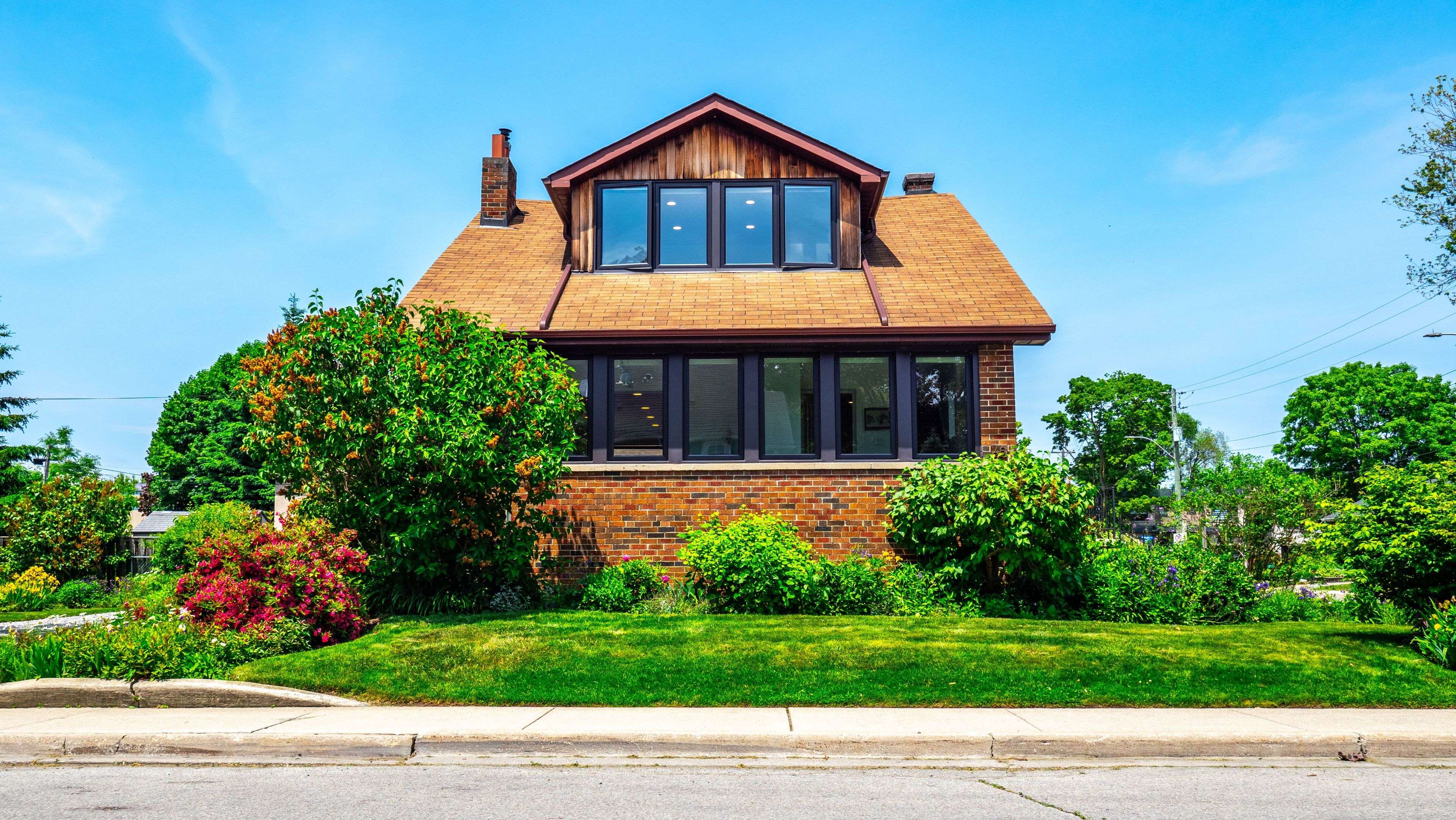 Mississauga, ON L5G 1L1,46 Forest AVE