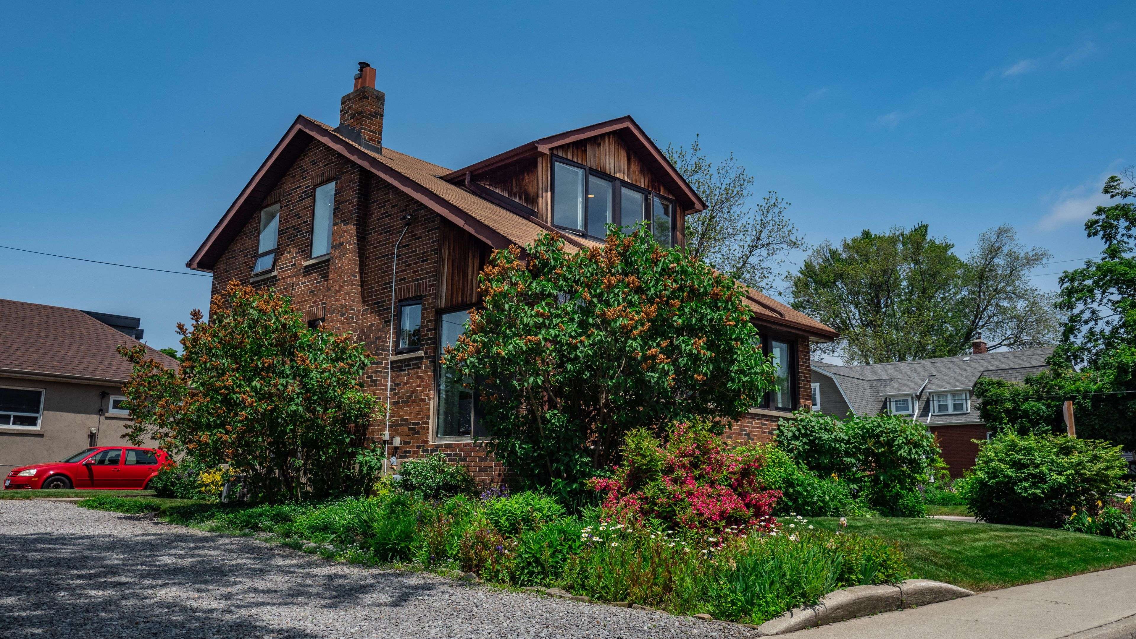 Mississauga, ON L5G 1L1,46 Forest AVE