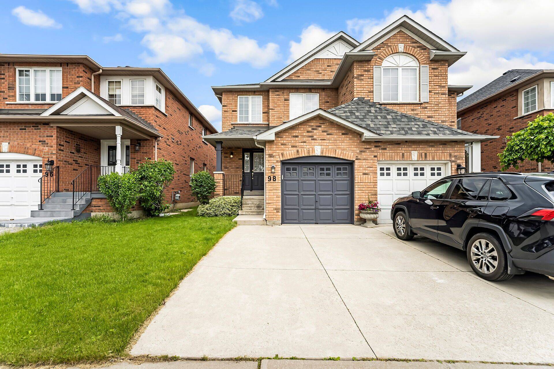 Brampton, ON L6W 4G4,98 Merganser CRES