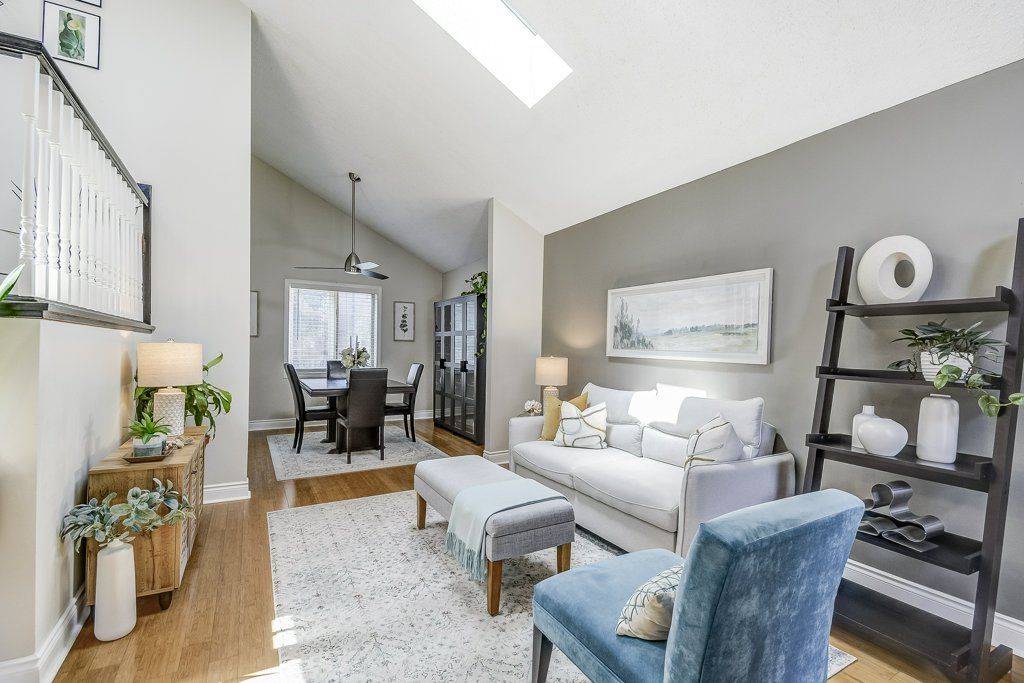 Burlington, ON L7M 3W5,2208 Heidi AVE