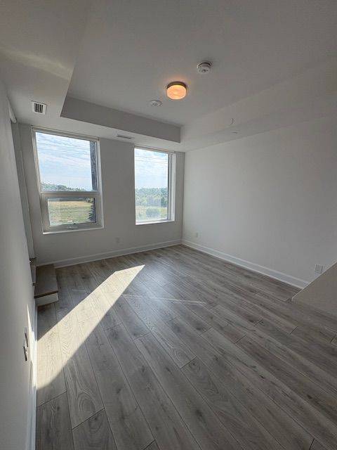 Oakville, ON L6H 0X1,3240 William Coltson AVE #321