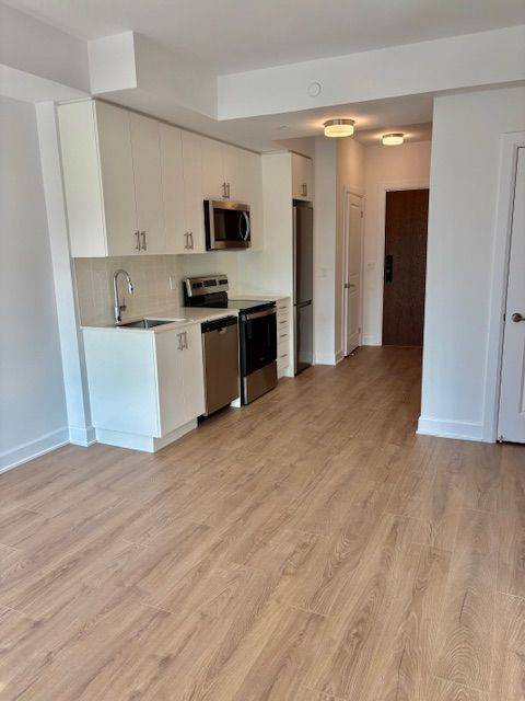 Oakville, ON L6H 0X1,3240 William Coltson AVE #330