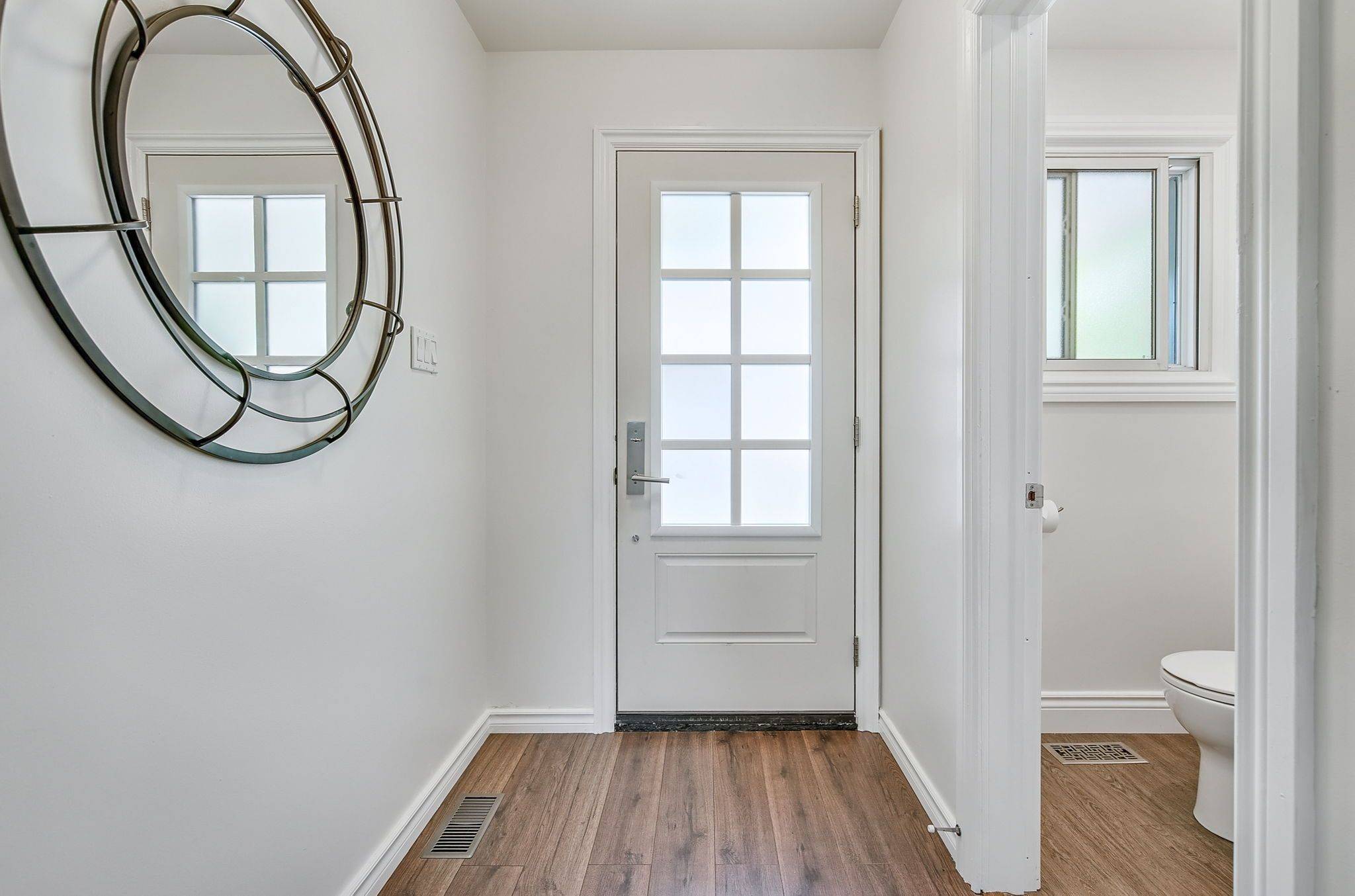 Oakville, ON L6L 3N9,421 Southland CRES