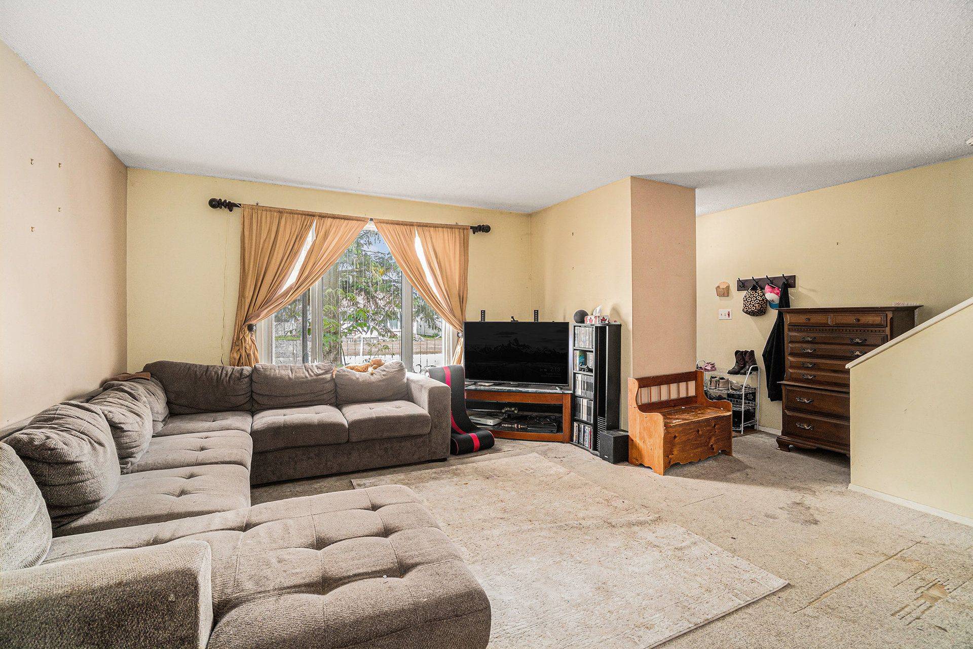 Prescott, ON K0G 1T0,983 Mackenzie RD