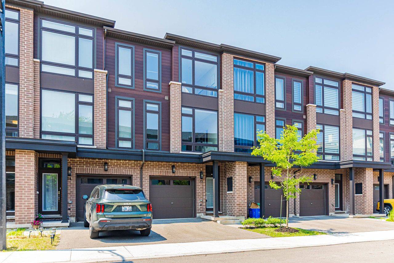 Hamilton, ON L8H 0B4,270 Melvin AVE #13