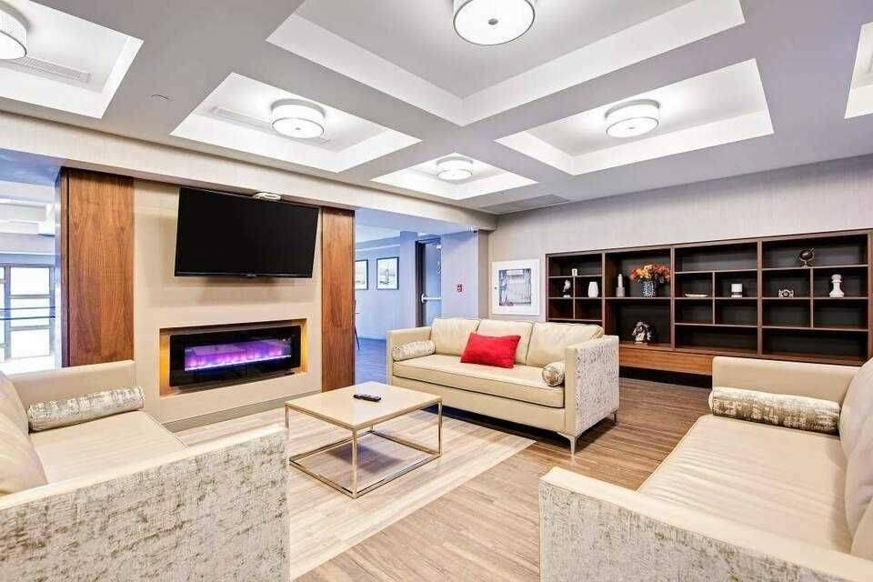 Hamilton, ON L8P 1H8,150 Main ST W #303