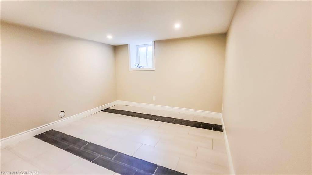 Kitchener, ON N2G 2P1,1546 King ST E #1