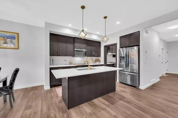 Calgary, AB T3J 2L1,478 Savanna WAY NE