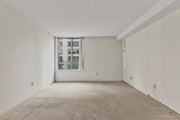 Toronto C01, ON M5T 2Y8,195 St Patrick ST #603