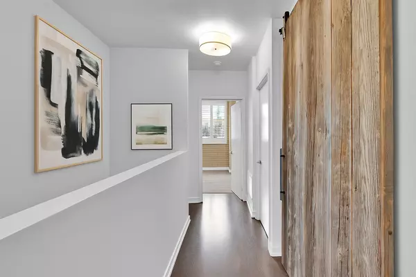 Toronto E01, ON M4M 2S3,201 Carlaw AVE #128