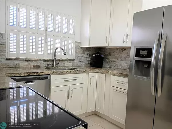 Sunrise, FL 33322,9481 Sunrise Lakes Blvd #307