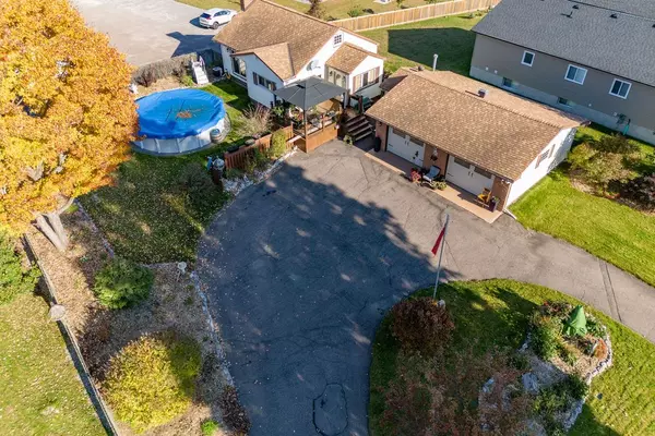Pembroke, ON K8A 6Z9,1315 Blakely CRES W