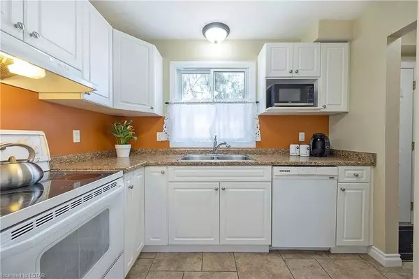 London East, ON N5W 5P8,230 CLARKE RD #208