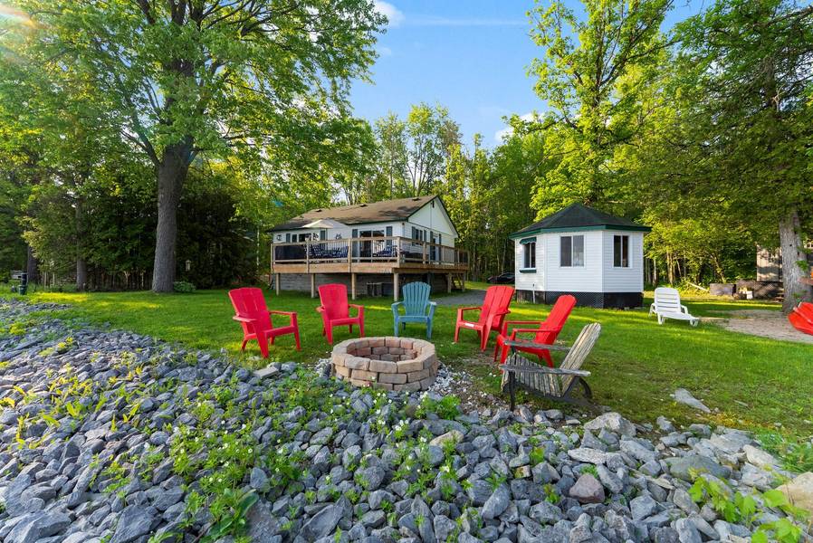 339 Leavoy LN, Horton, ON K7V 3Z8