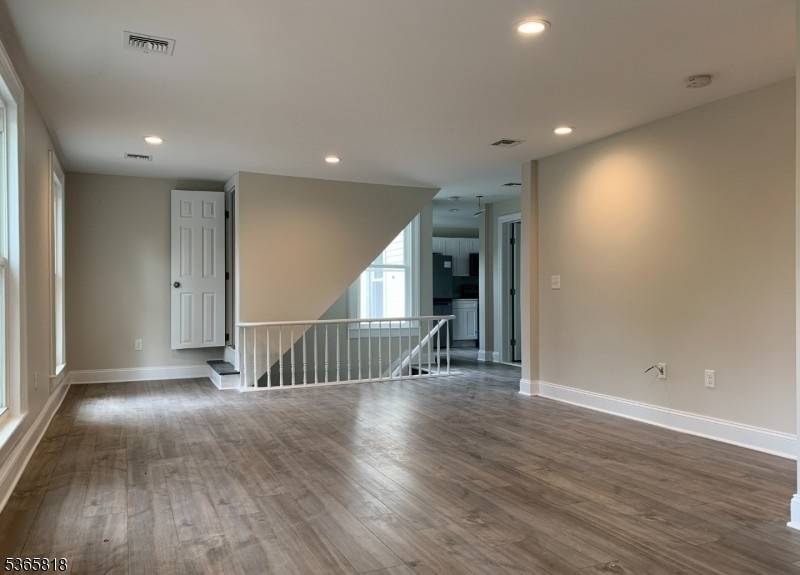 122 Valentine St #B, Hackettstown Town, NJ 07840