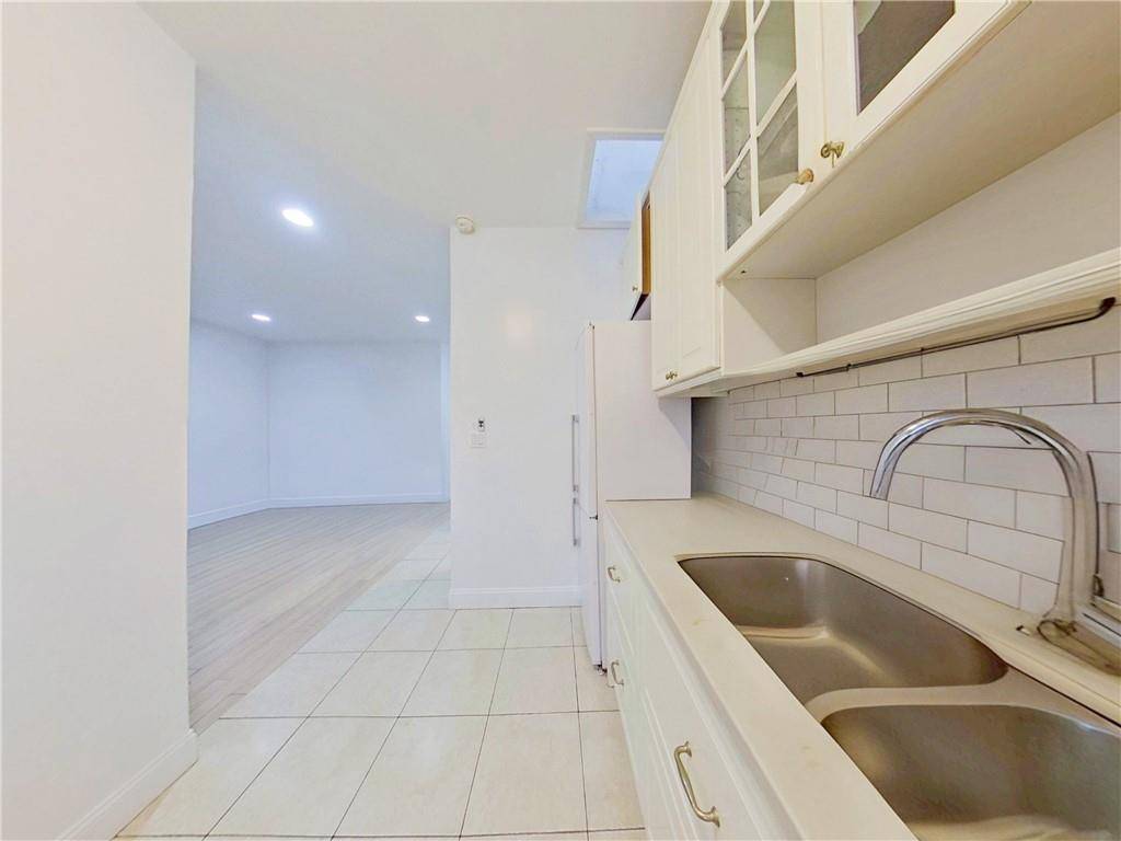 Brooklyn, NY 11233,761 39th ST
