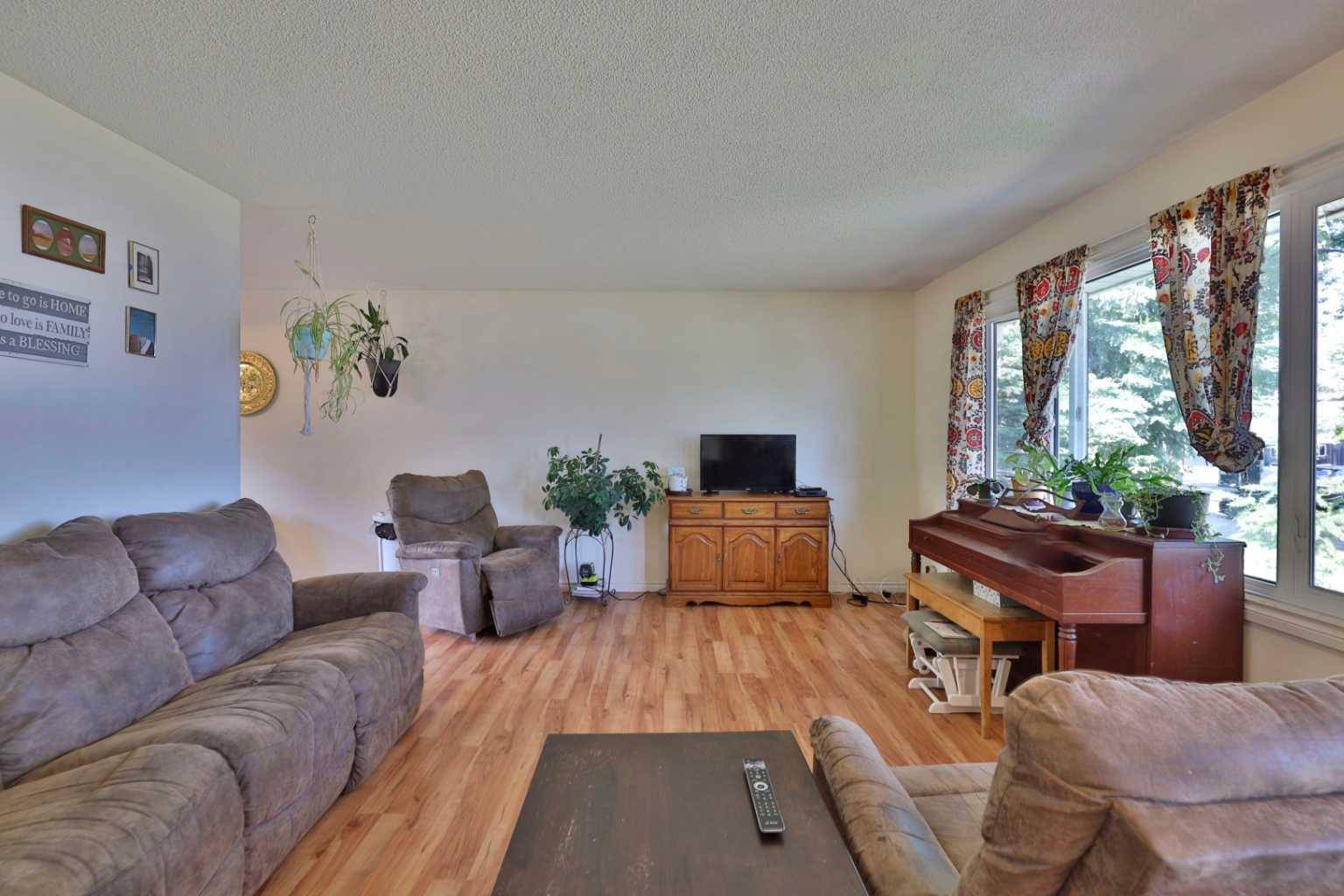 Camrose, AB T4V 2P4,5603 47A AVE