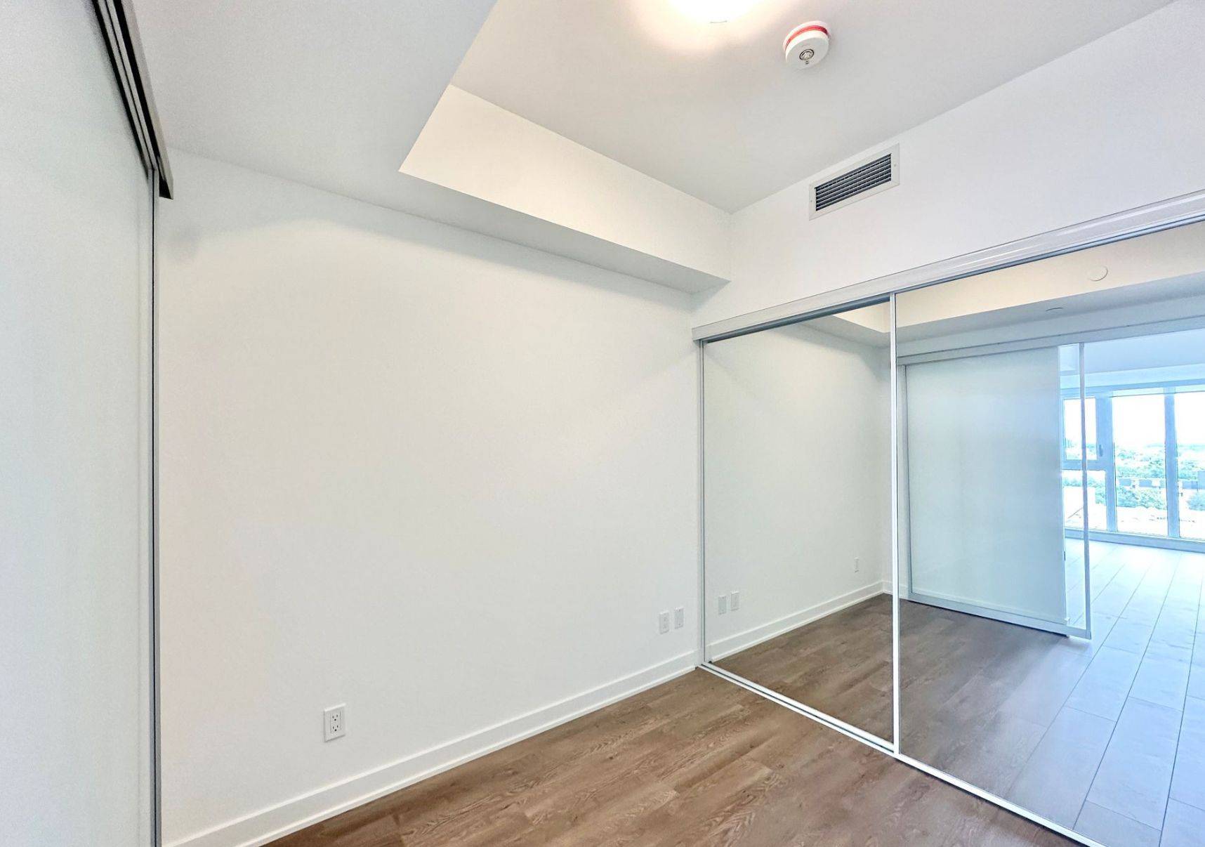 Toronto C01, ON M5V 0W9,543 Richmond ST W #1204