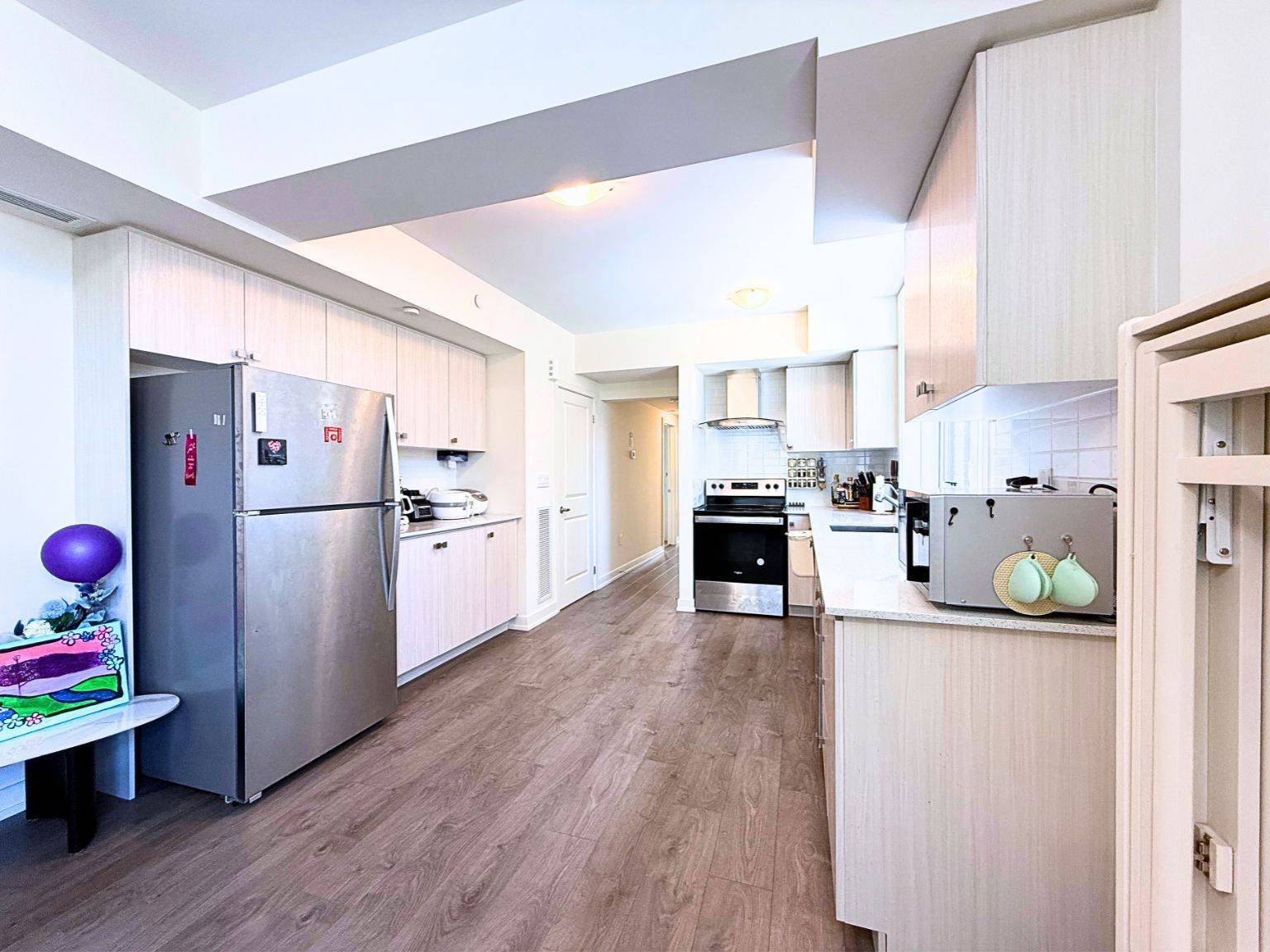 Richmond Hill, ON L4C 5W2,58 Elizabeth ST S #2201